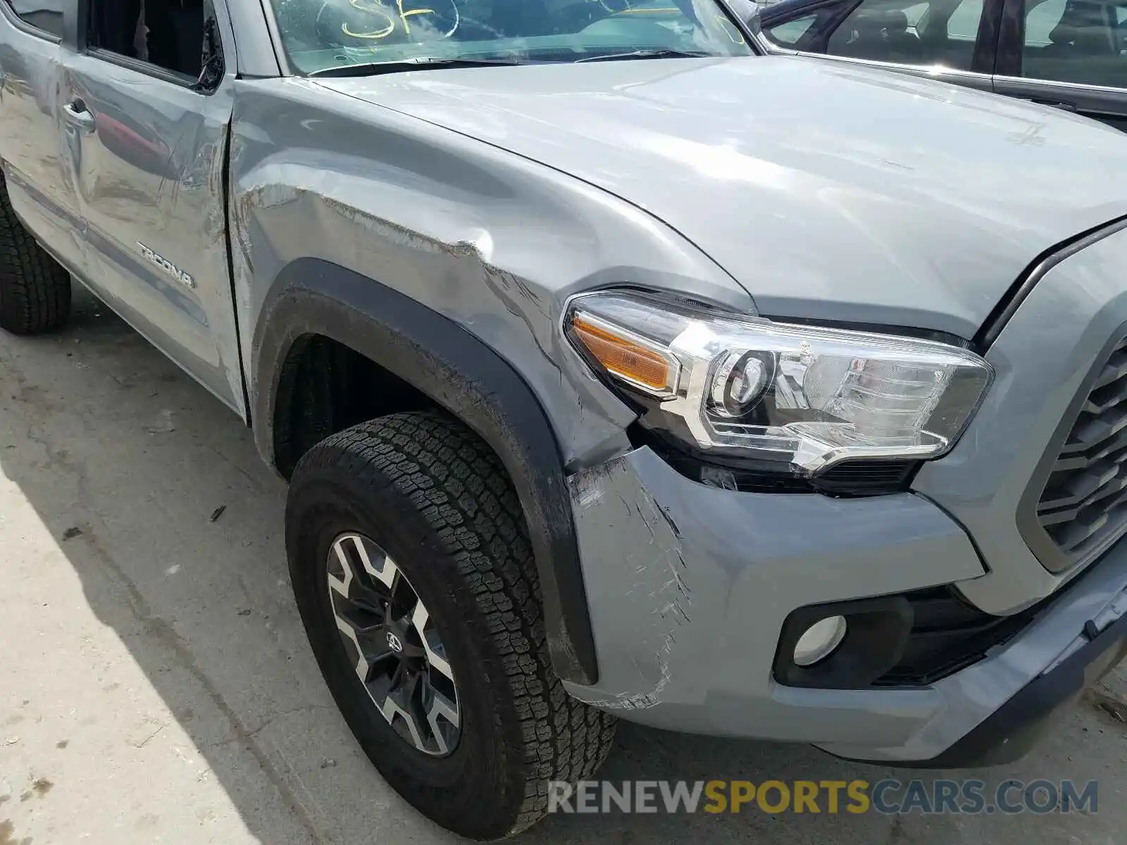 9 Photograph of a damaged car 3TMCZ5AN4LM332390 TOYOTA TACOMA 2020