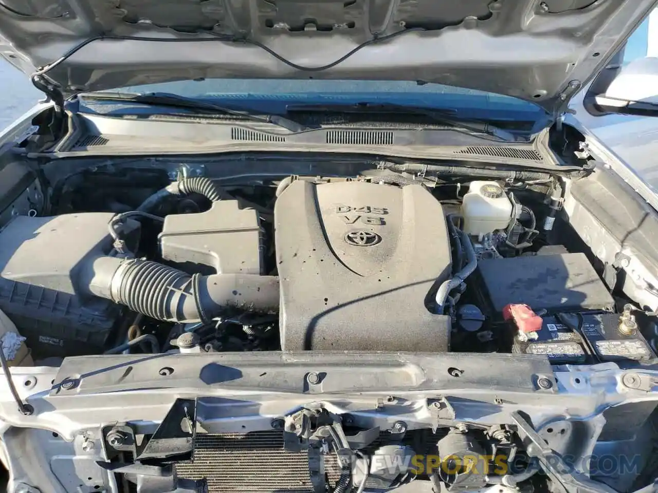 11 Photograph of a damaged car 3TMCZ5AN4LM333345 TOYOTA TACOMA 2020