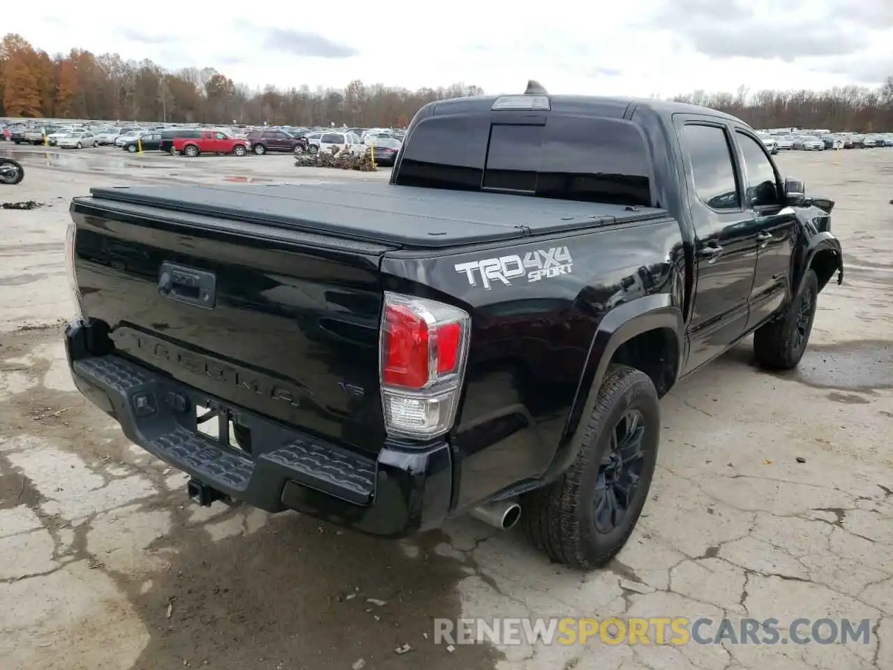 4 Photograph of a damaged car 3TMCZ5AN4LM335130 TOYOTA TACOMA 2020