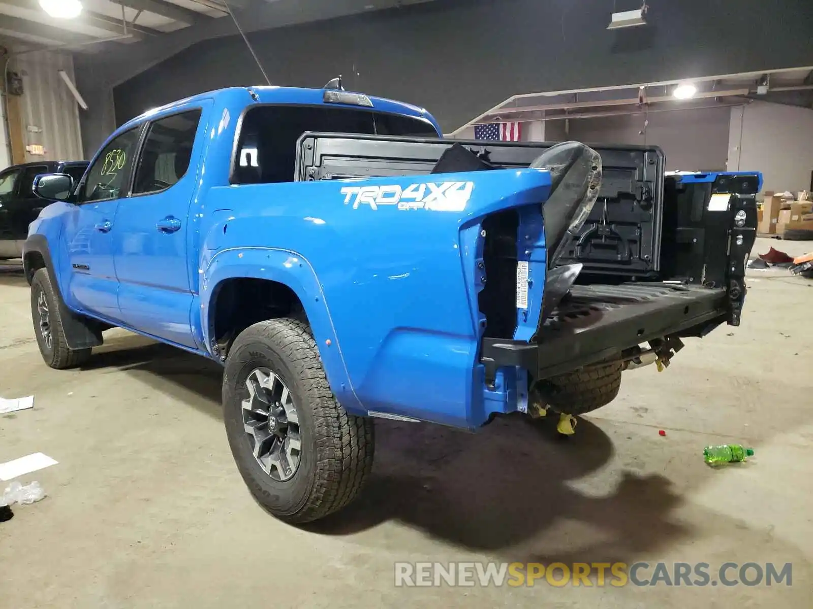 3 Photograph of a damaged car 3TMCZ5AN4LM338948 TOYOTA TACOMA 2020