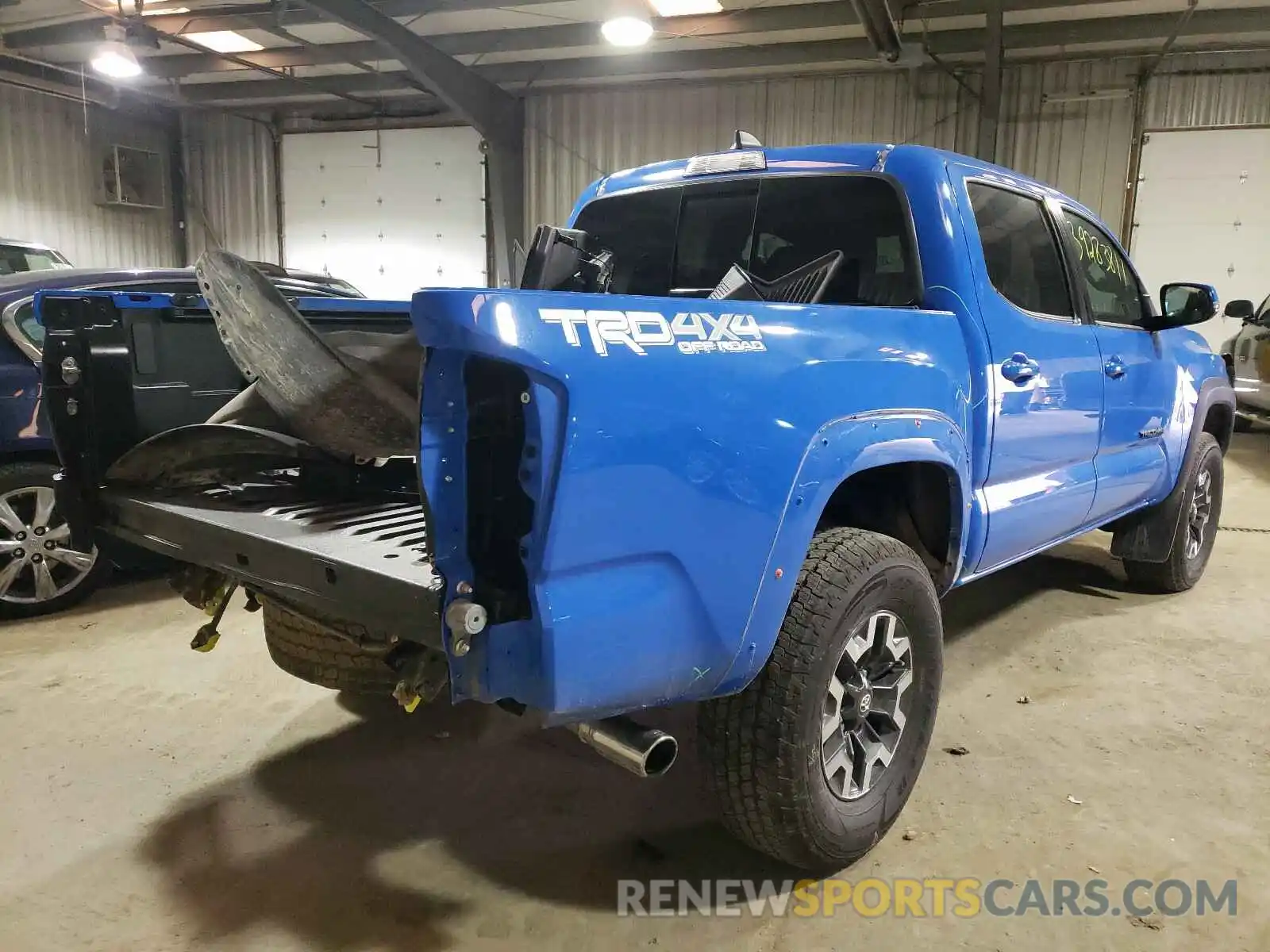 4 Photograph of a damaged car 3TMCZ5AN4LM338948 TOYOTA TACOMA 2020