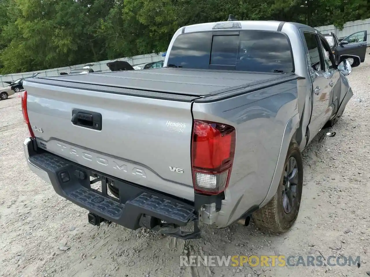 4 Photograph of a damaged car 3TMCZ5AN4LM351277 TOYOTA TACOMA 2020