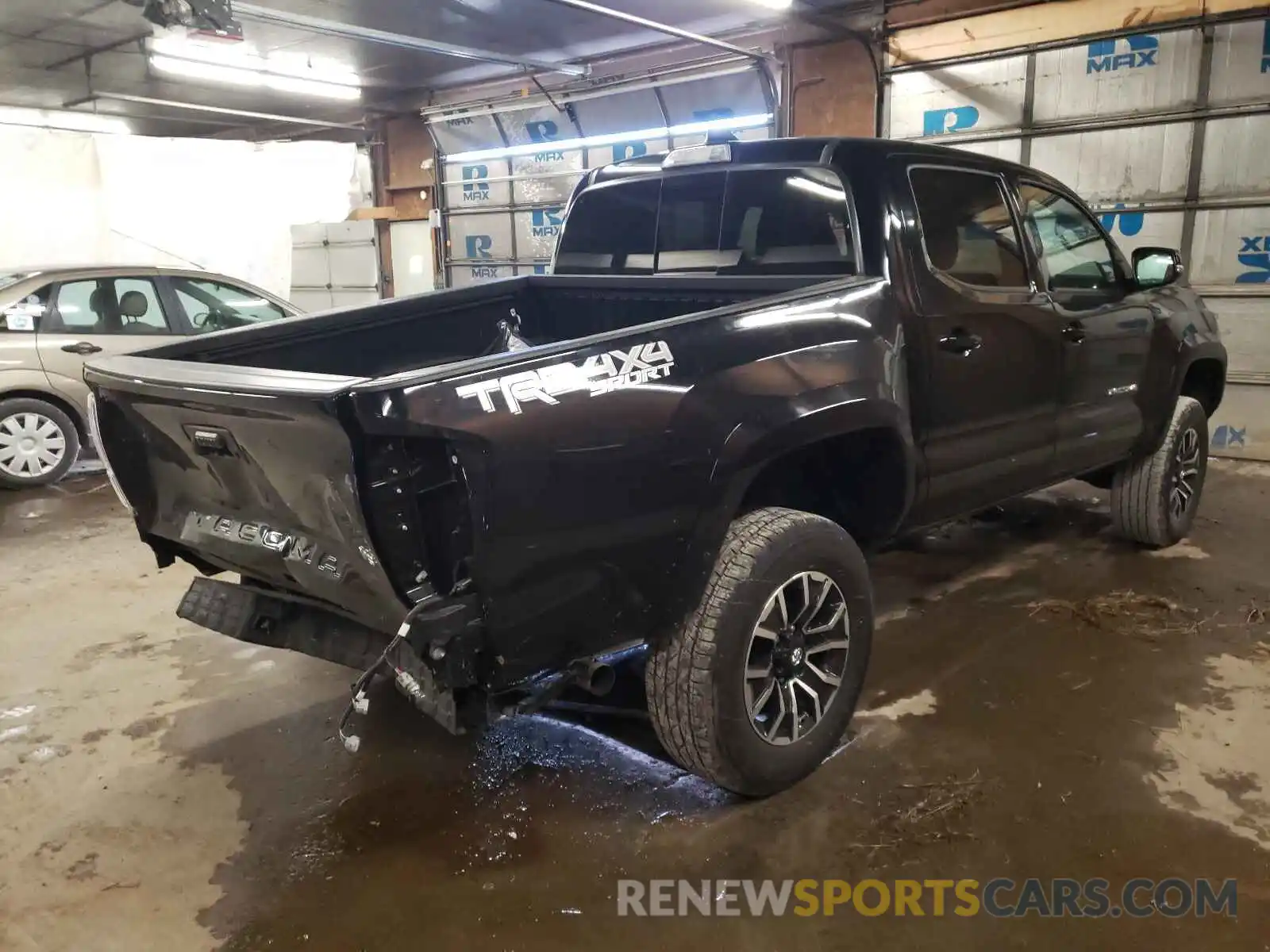 4 Photograph of a damaged car 3TMCZ5AN4LM360058 TOYOTA TACOMA 2020