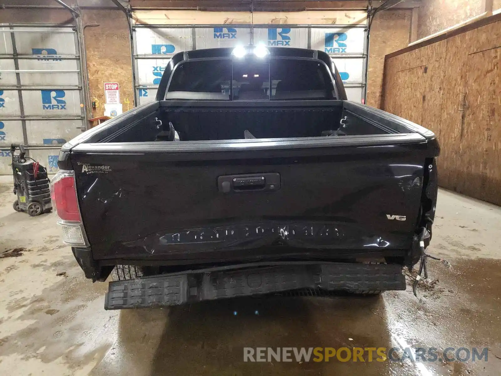 9 Photograph of a damaged car 3TMCZ5AN4LM360058 TOYOTA TACOMA 2020