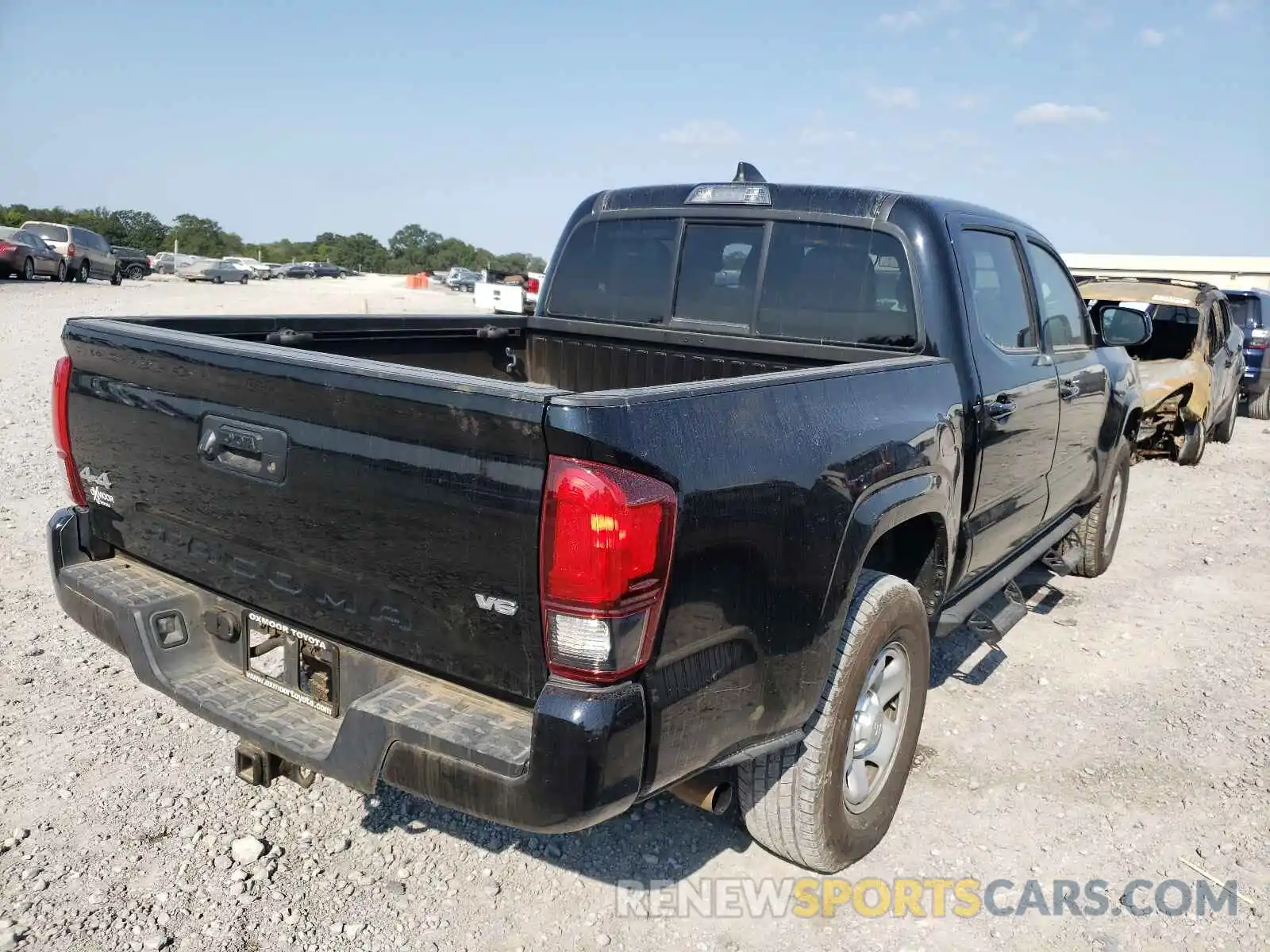 4 Photograph of a damaged car 3TMCZ5AN4LM360108 TOYOTA TACOMA 2020