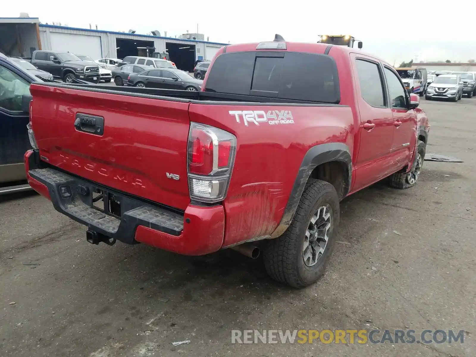 4 Photograph of a damaged car 3TMCZ5AN4LM361632 TOYOTA TACOMA 2020