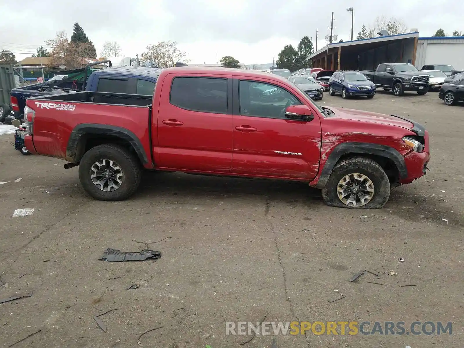 9 Photograph of a damaged car 3TMCZ5AN4LM361632 TOYOTA TACOMA 2020