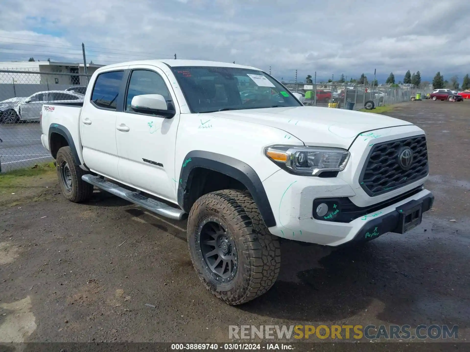 1 Photograph of a damaged car 3TMCZ5AN4LM365969 TOYOTA TACOMA 2020