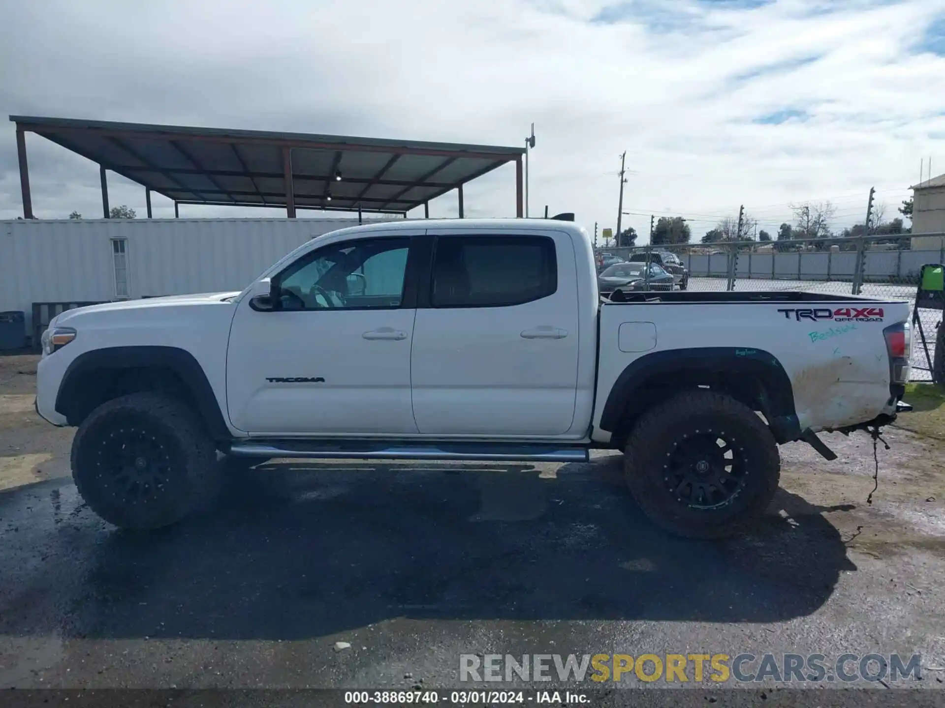 15 Photograph of a damaged car 3TMCZ5AN4LM365969 TOYOTA TACOMA 2020