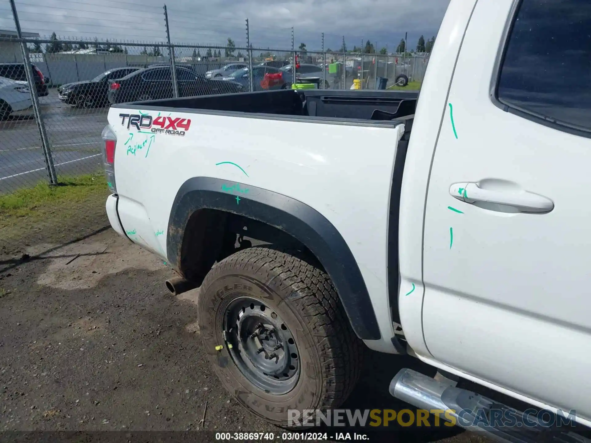 19 Photograph of a damaged car 3TMCZ5AN4LM365969 TOYOTA TACOMA 2020