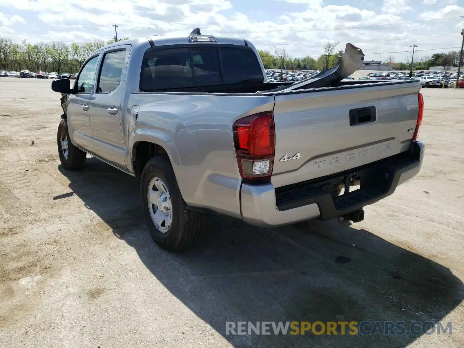 3 Photograph of a damaged car 3TMCZ5AN4LM368063 TOYOTA TACOMA 2020