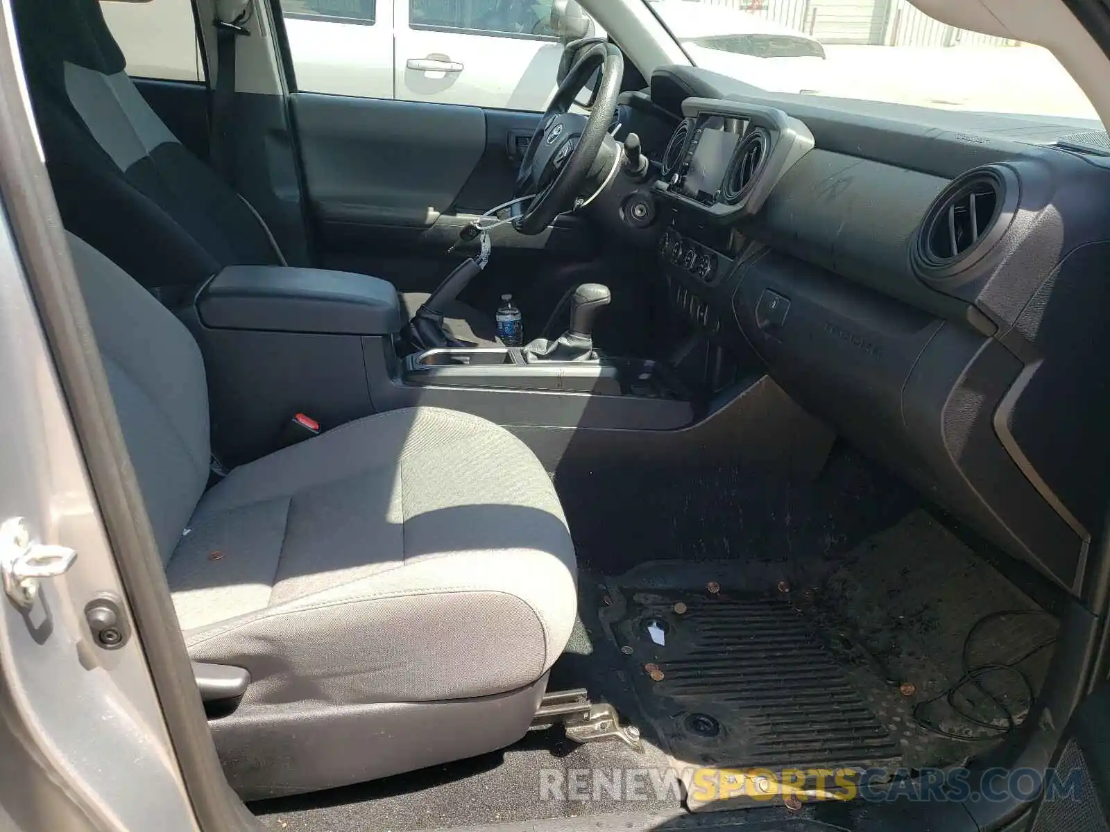 5 Photograph of a damaged car 3TMCZ5AN4LM368063 TOYOTA TACOMA 2020