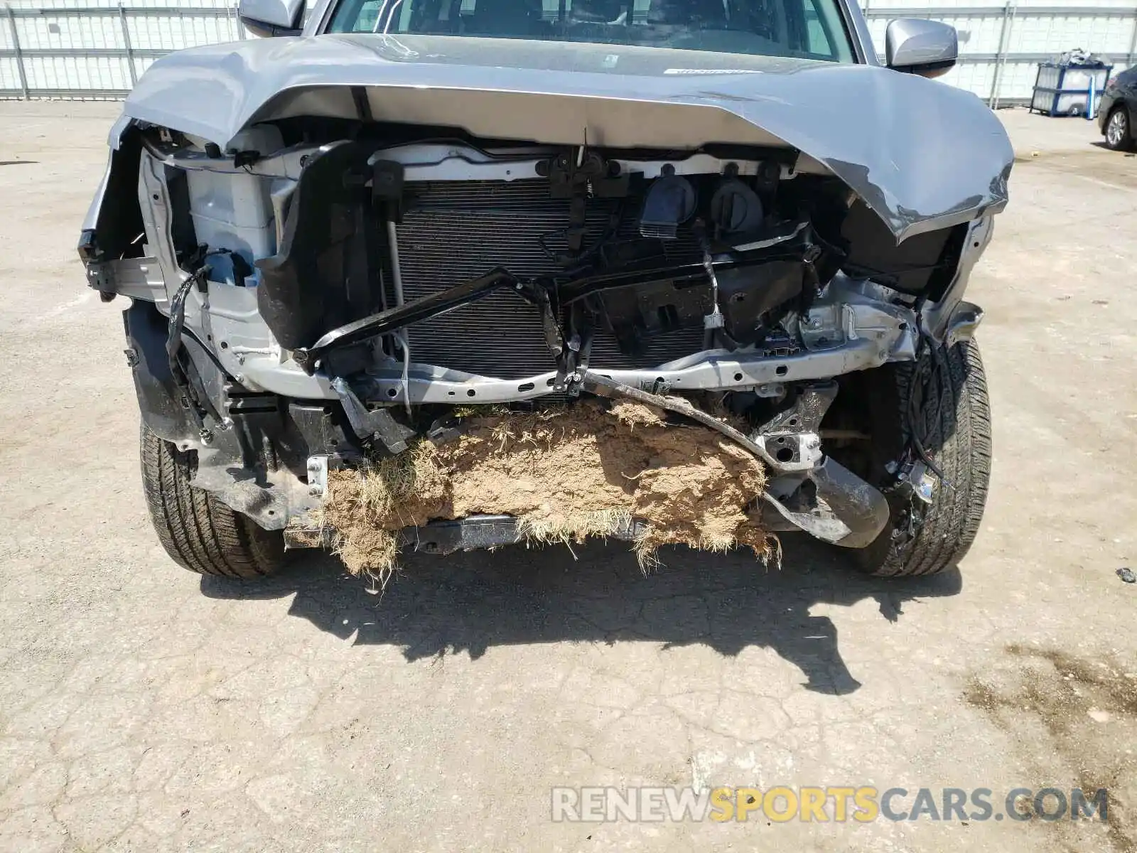 9 Photograph of a damaged car 3TMCZ5AN4LM368063 TOYOTA TACOMA 2020