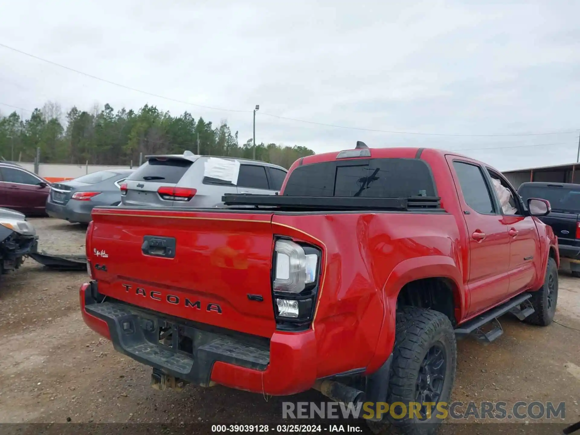 4 Photograph of a damaged car 3TMCZ5AN4LM368130 TOYOTA TACOMA 2020