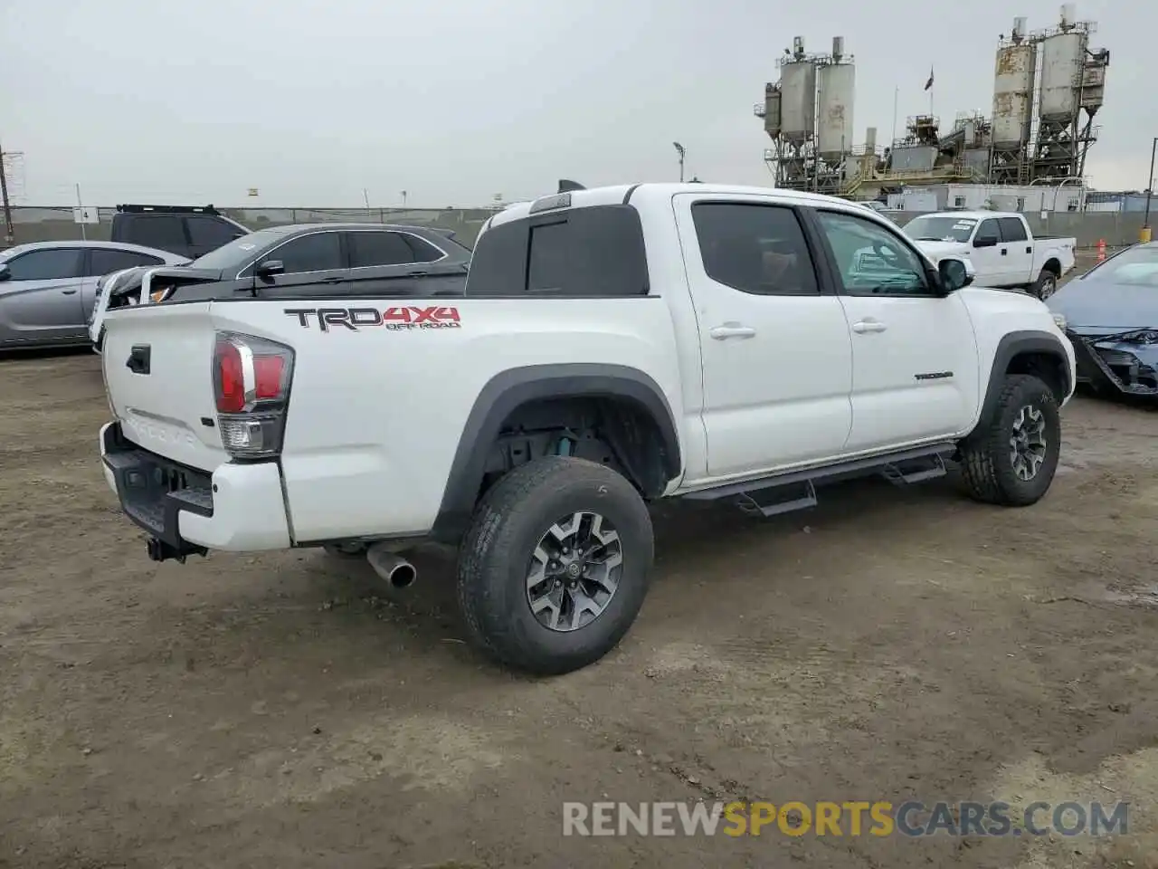 3 Photograph of a damaged car 3TMCZ5AN4LM368693 TOYOTA TACOMA 2020