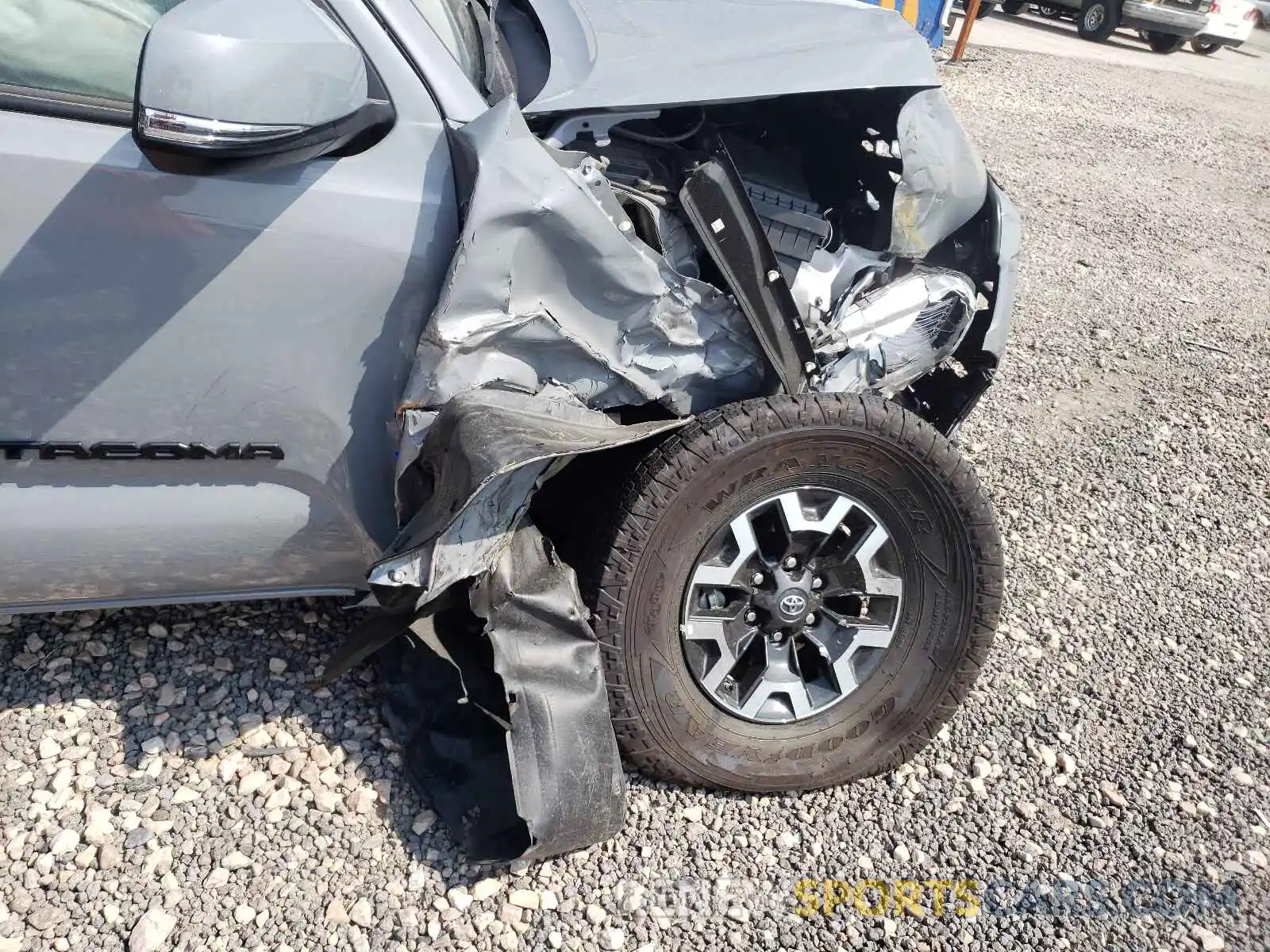 9 Photograph of a damaged car 3TMCZ5AN4LM369326 TOYOTA TACOMA 2020