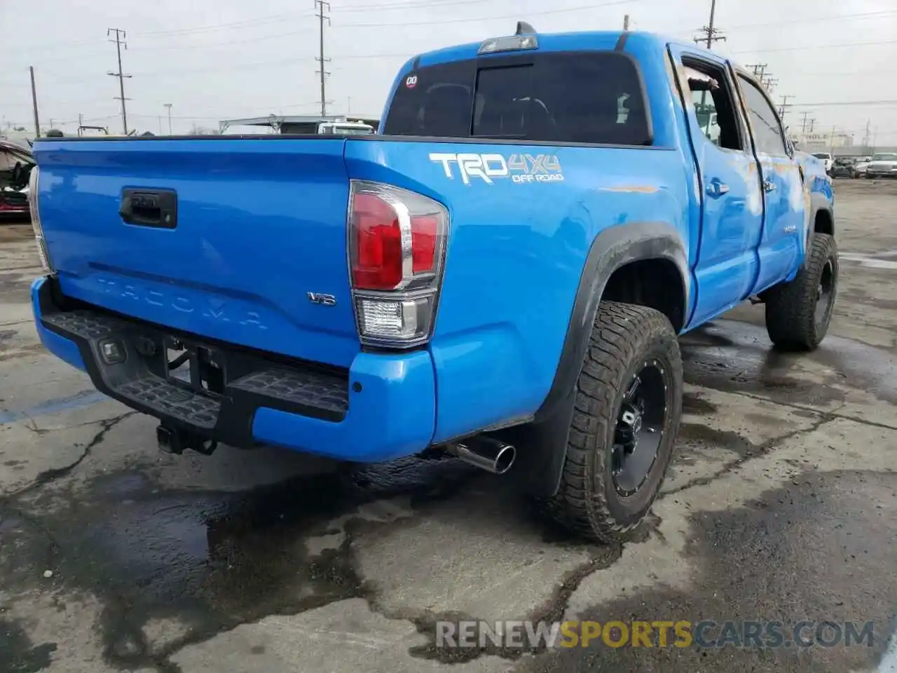 4 Photograph of a damaged car 3TMCZ5AN5LM288481 TOYOTA TACOMA 2020