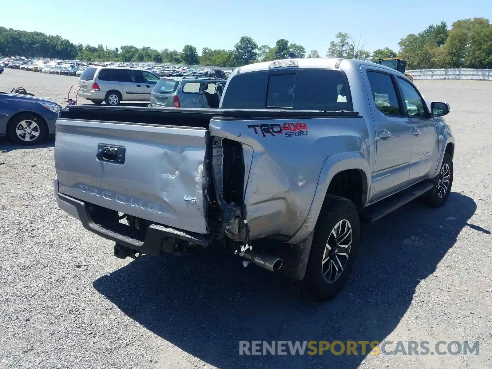 4 Photograph of a damaged car 3TMCZ5AN5LM291350 TOYOTA TACOMA 2020