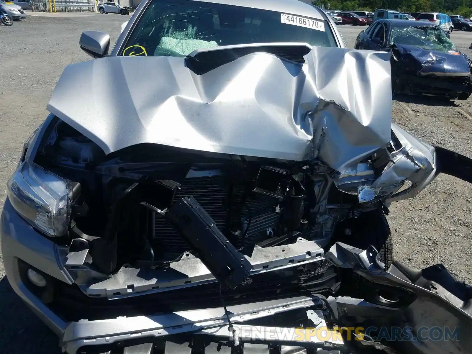 7 Photograph of a damaged car 3TMCZ5AN5LM291350 TOYOTA TACOMA 2020