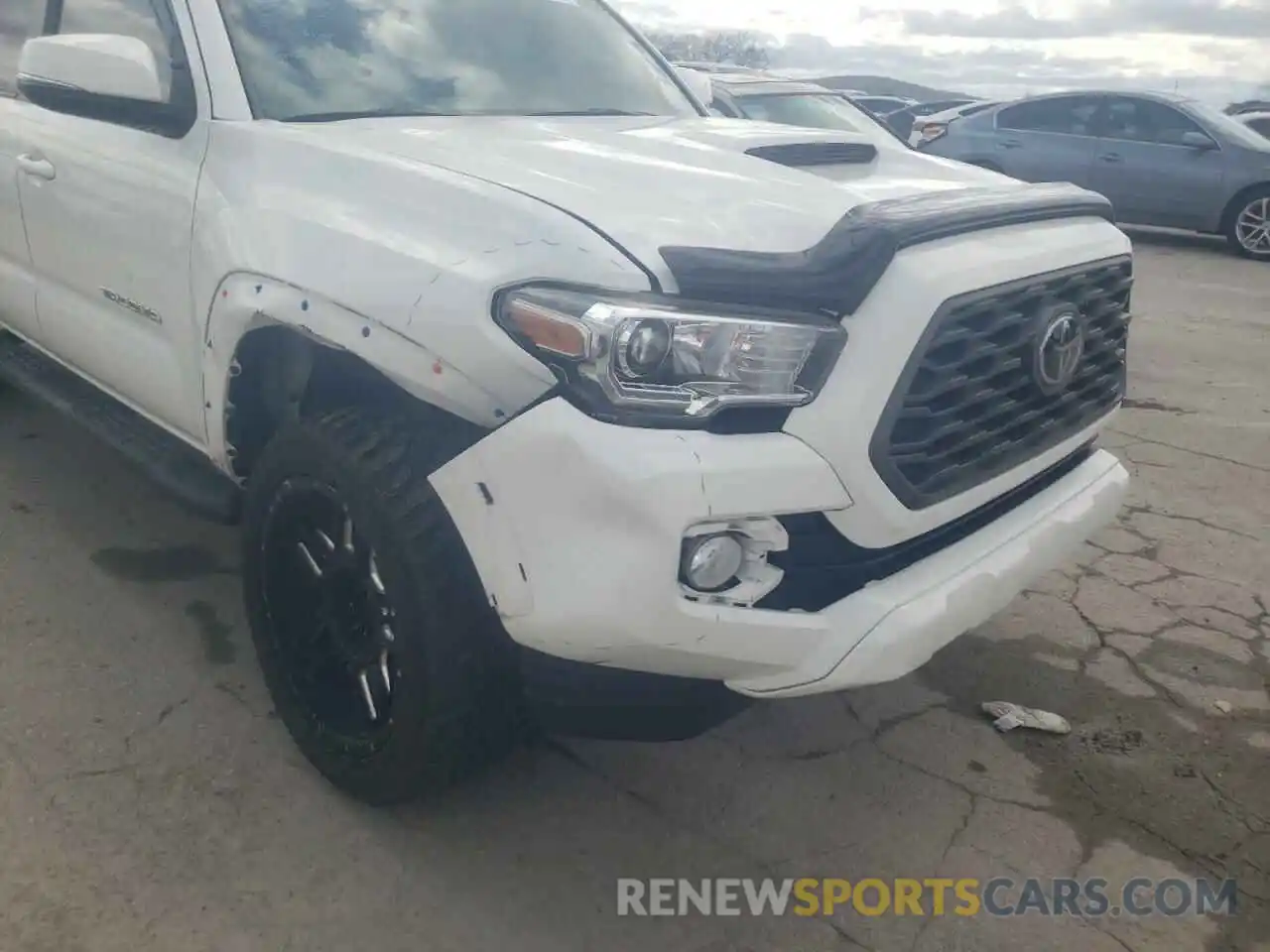 9 Photograph of a damaged car 3TMCZ5AN5LM291512 TOYOTA TACOMA 2020