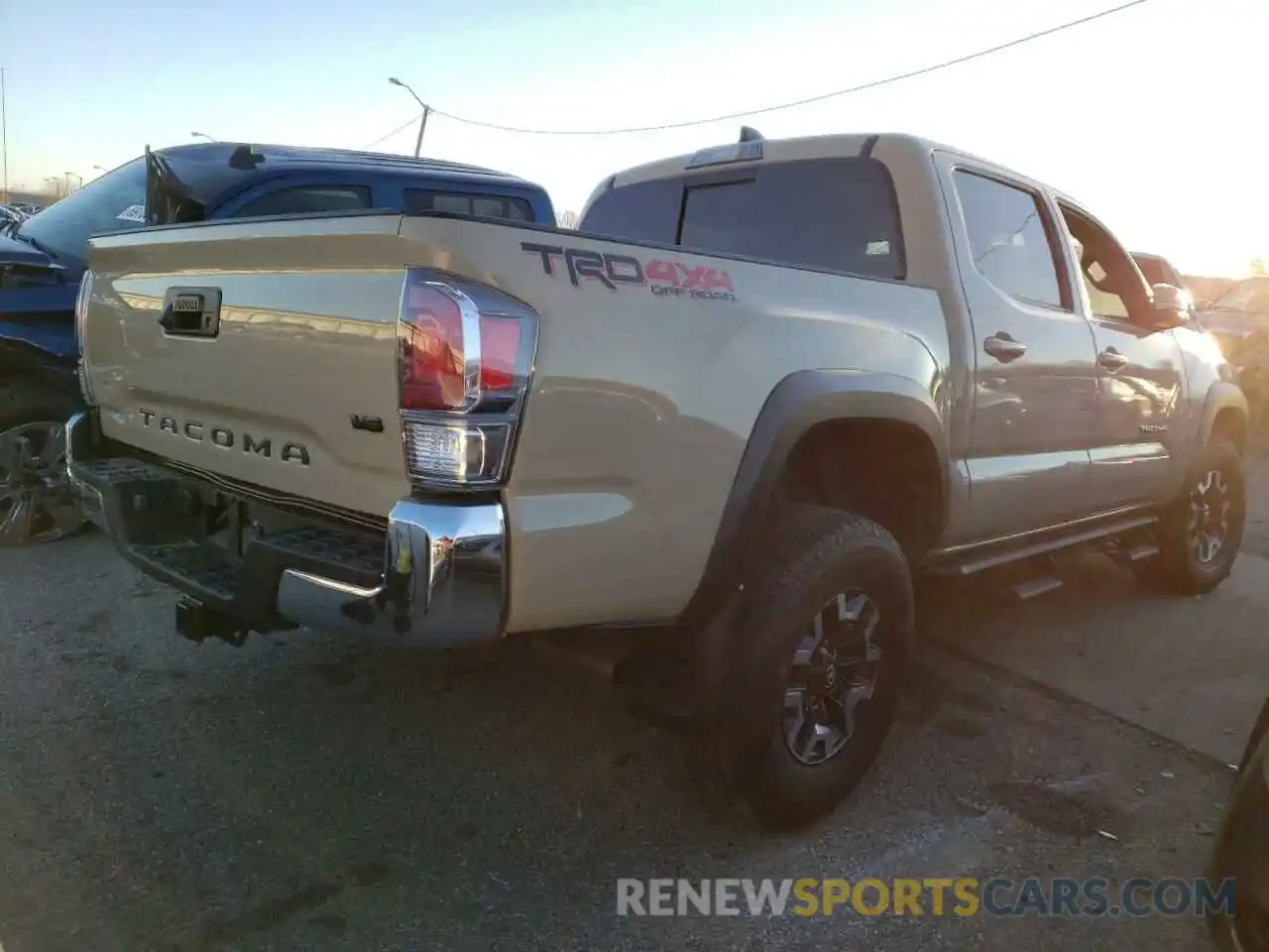 4 Photograph of a damaged car 3TMCZ5AN5LM291638 TOYOTA TACOMA 2020