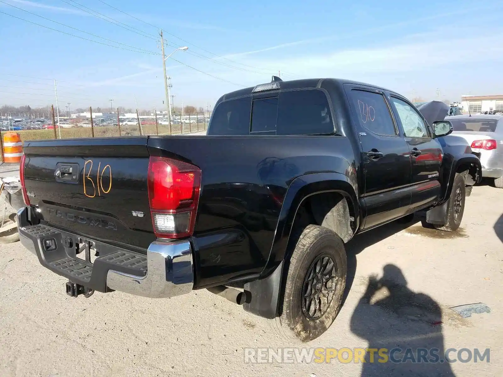 4 Photograph of a damaged car 3TMCZ5AN5LM298637 TOYOTA TACOMA 2020