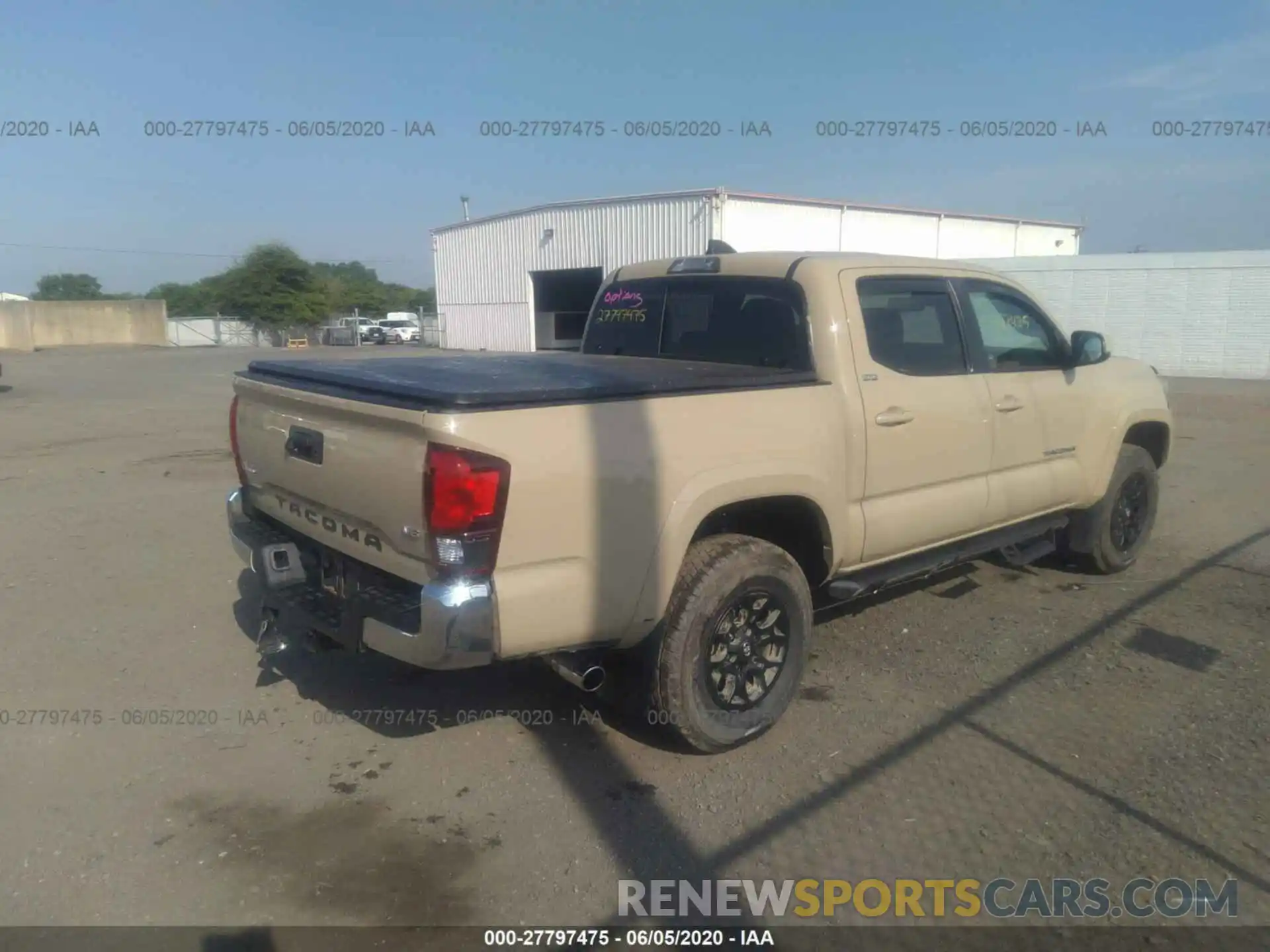 4 Photograph of a damaged car 3TMCZ5AN5LM304016 TOYOTA TACOMA 2020