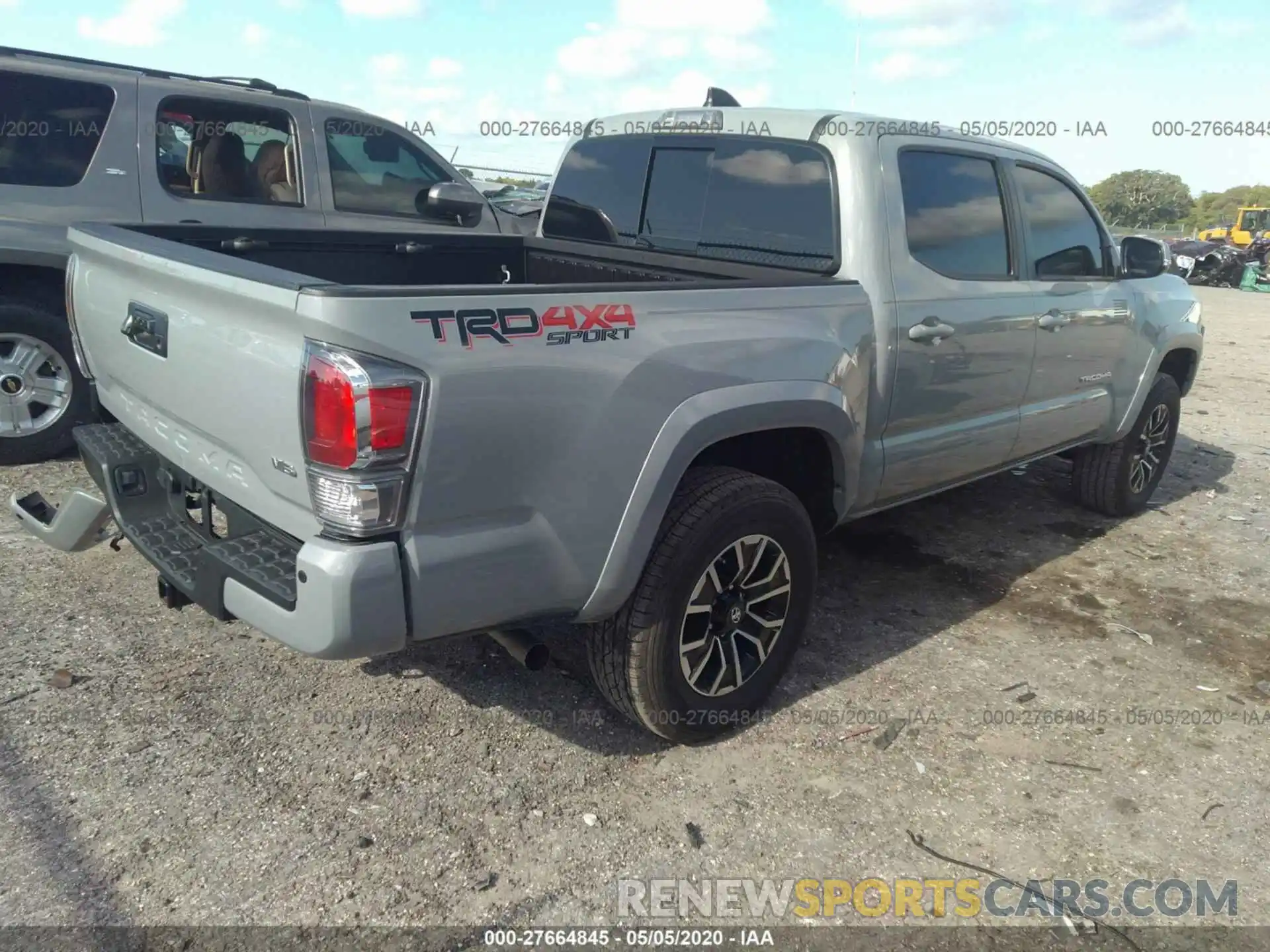 4 Фотография поврежденного автомобиля 3TMCZ5AN5LM306929 TOYOTA TACOMA 2020