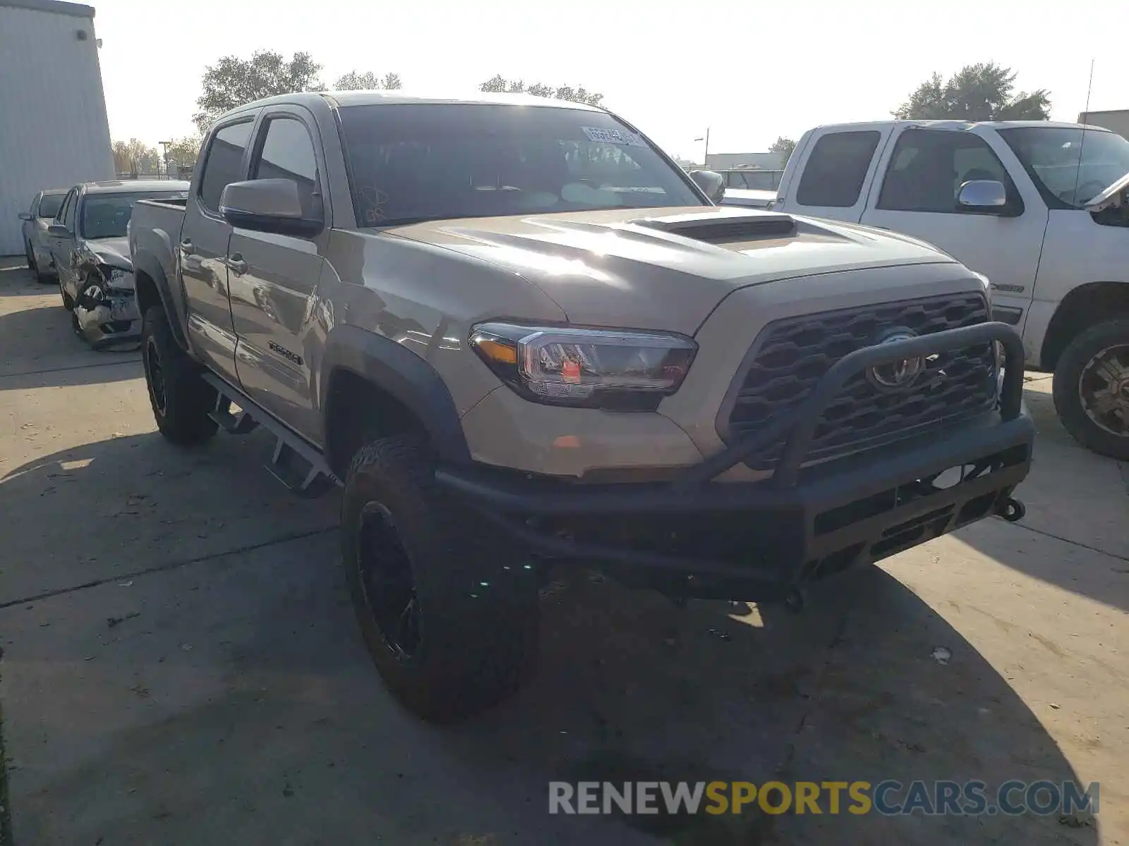 1 Photograph of a damaged car 3TMCZ5AN5LM309233 TOYOTA TACOMA 2020