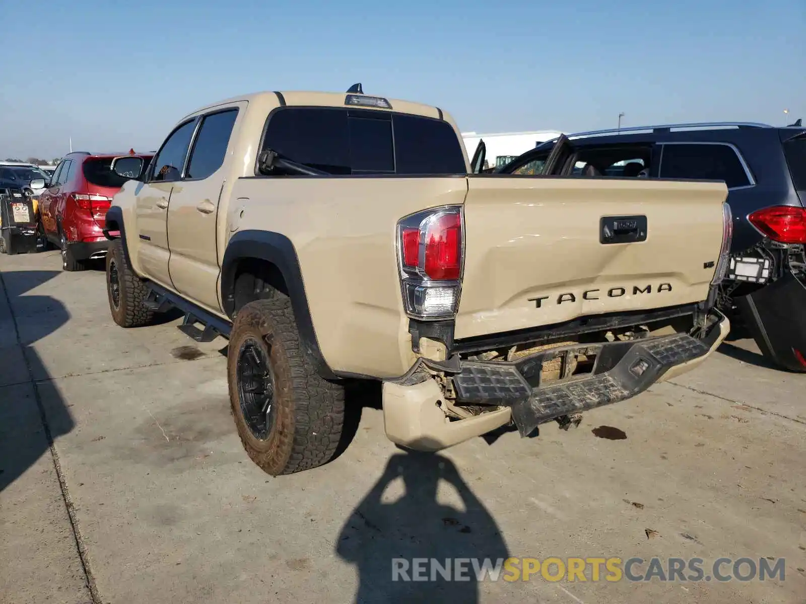 3 Photograph of a damaged car 3TMCZ5AN5LM309233 TOYOTA TACOMA 2020