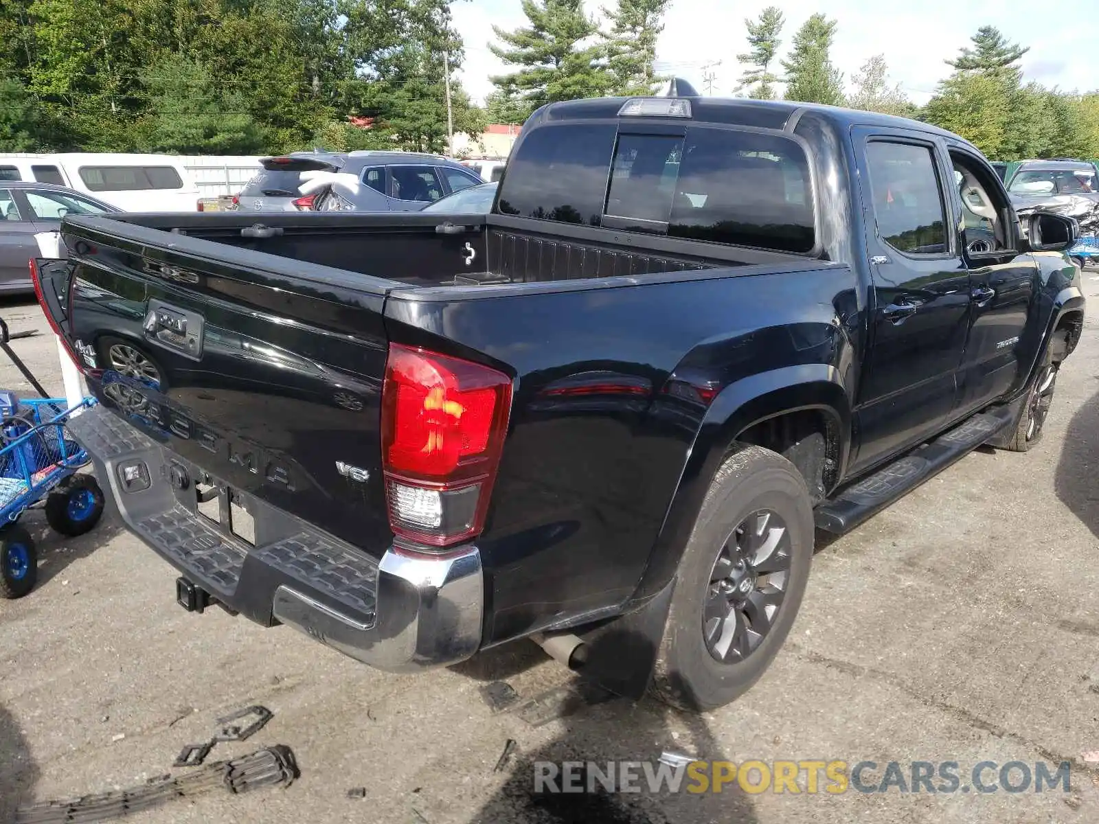 4 Photograph of a damaged car 3TMCZ5AN5LM310706 TOYOTA TACOMA 2020