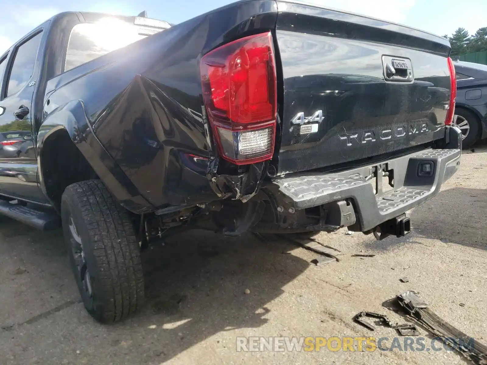 9 Photograph of a damaged car 3TMCZ5AN5LM310706 TOYOTA TACOMA 2020