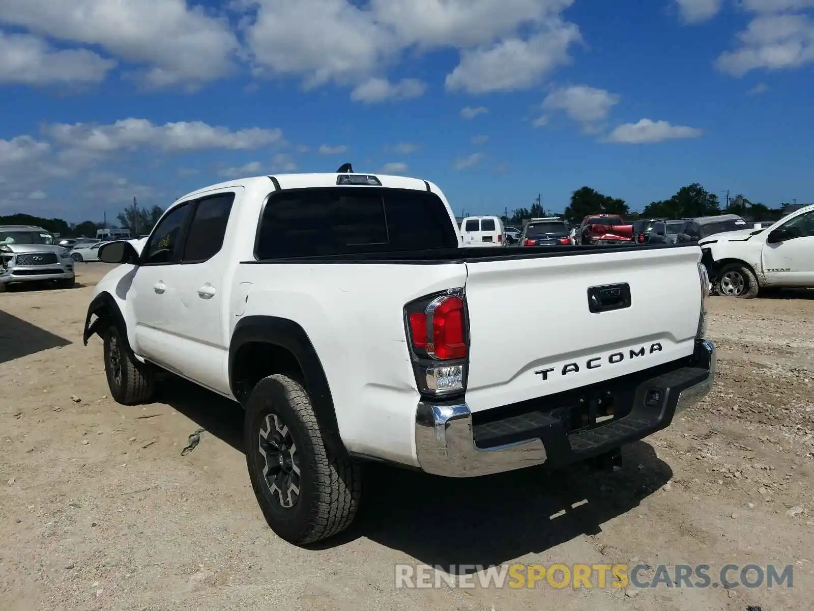 3 Photograph of a damaged car 3TMCZ5AN5LM311970 TOYOTA TACOMA 2020