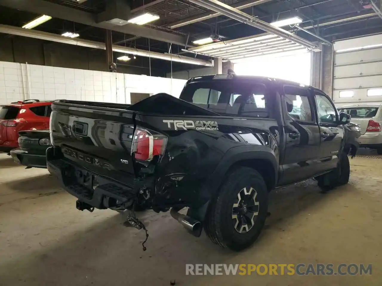 4 Photograph of a damaged car 3TMCZ5AN5LM313444 TOYOTA TACOMA 2020