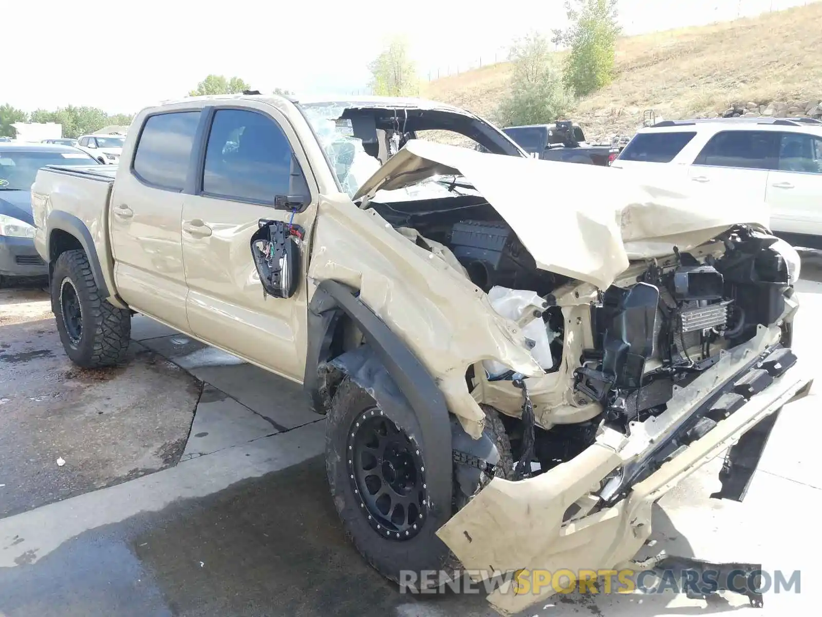 1 Photograph of a damaged car 3TMCZ5AN5LM315291 TOYOTA TACOMA 2020