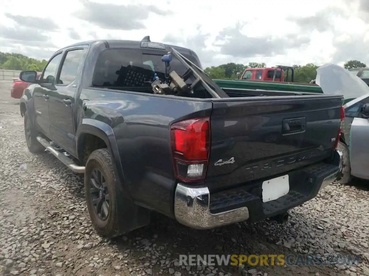 3 Photograph of a damaged car 3TMCZ5AN5LM318711 TOYOTA TACOMA 2020