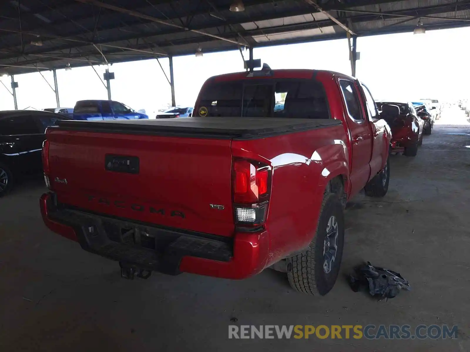 4 Photograph of a damaged car 3TMCZ5AN5LM320507 TOYOTA TACOMA 2020