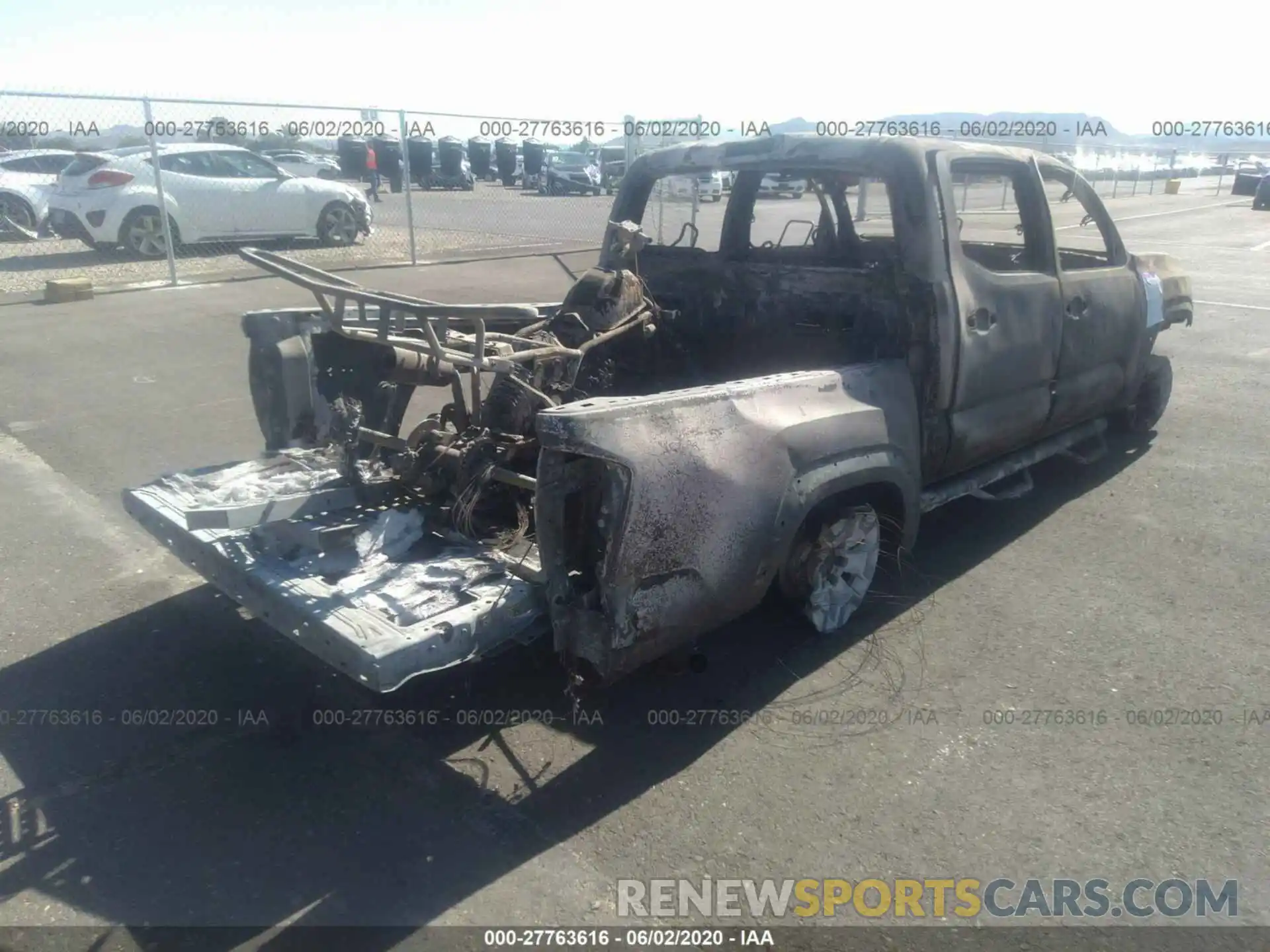 4 Photograph of a damaged car 3TMCZ5AN5LM321463 TOYOTA TACOMA 2020