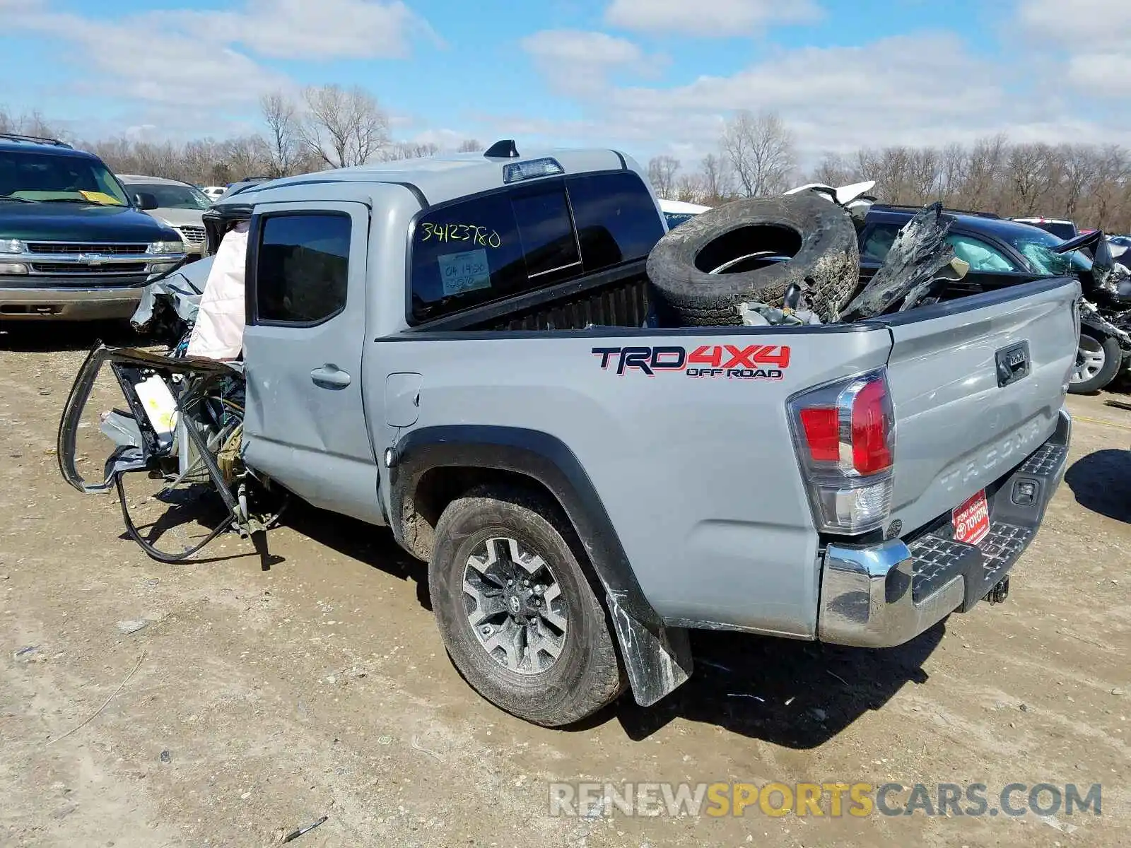 3 Photograph of a damaged car 3TMCZ5AN5LM322564 TOYOTA TACOMA 2020