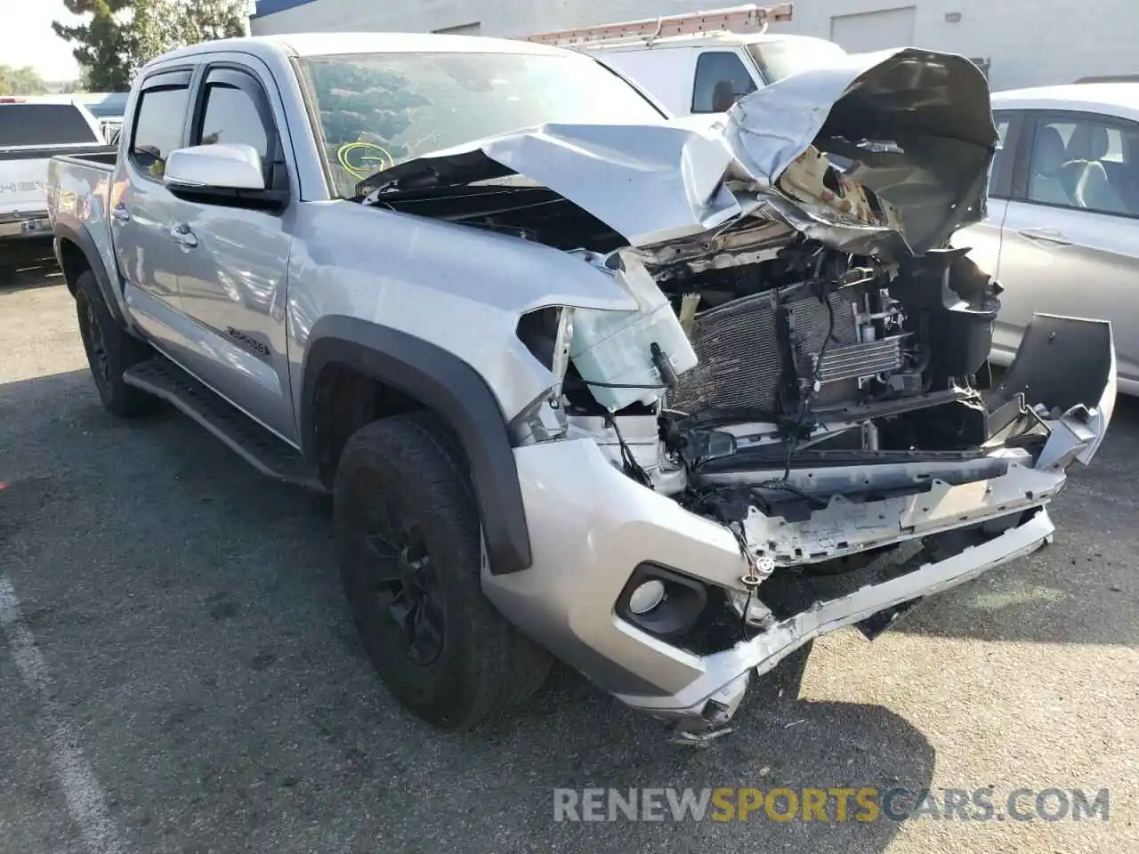 1 Photograph of a damaged car 3TMCZ5AN5LM323388 TOYOTA TACOMA 2020