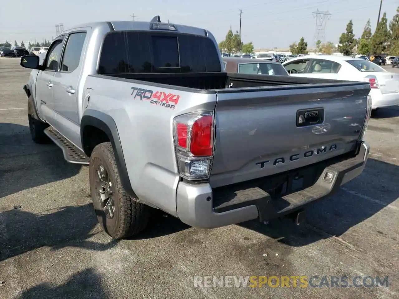 3 Photograph of a damaged car 3TMCZ5AN5LM323388 TOYOTA TACOMA 2020