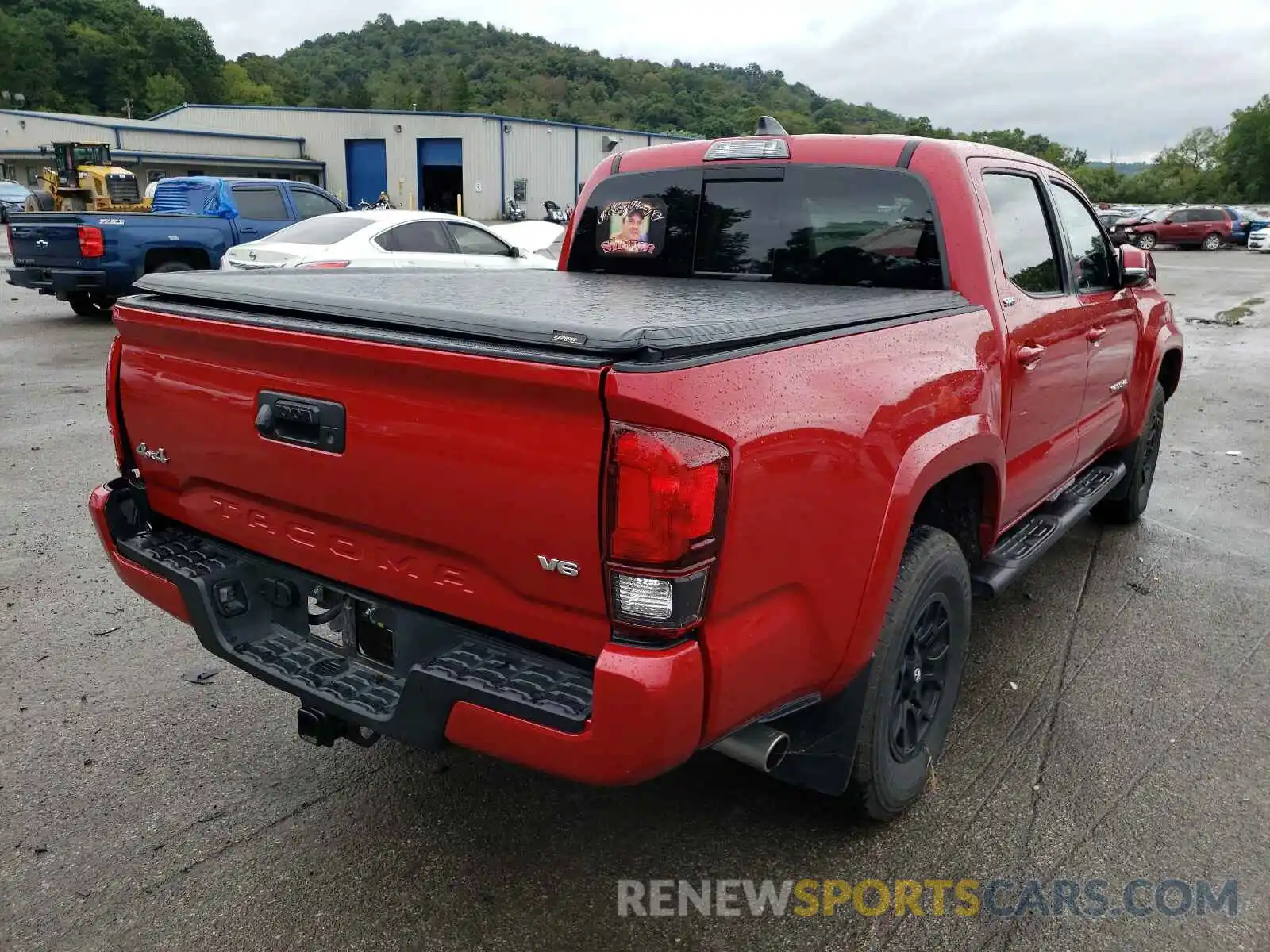 4 Photograph of a damaged car 3TMCZ5AN5LM325142 TOYOTA TACOMA 2020