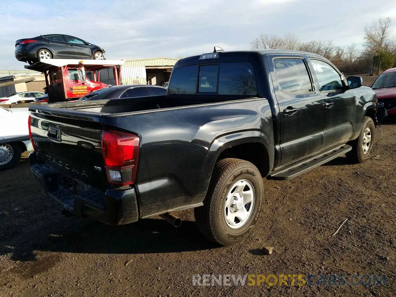 4 Photograph of a damaged car 3TMCZ5AN5LM326453 TOYOTA TACOMA 2020