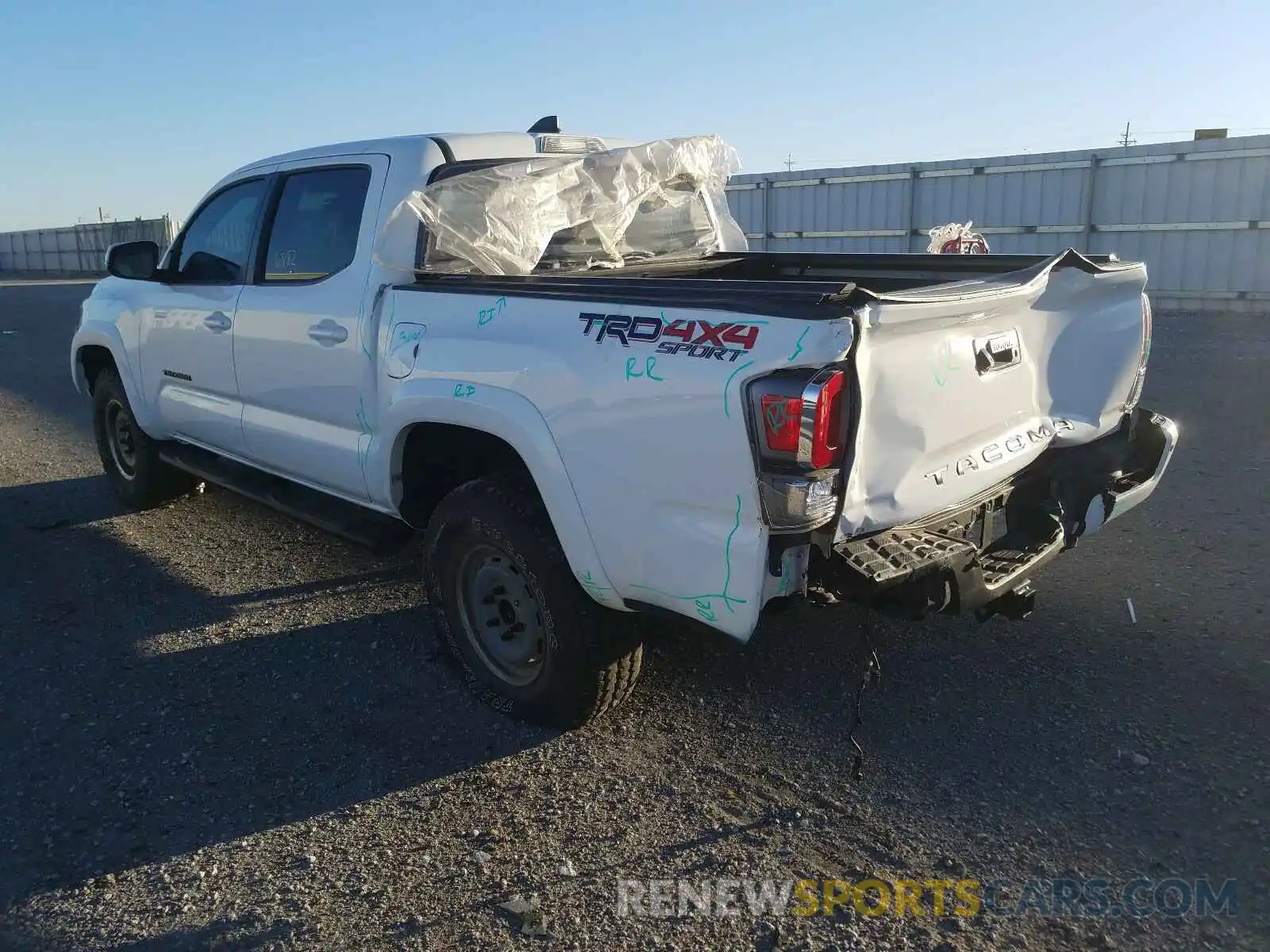 3 Photograph of a damaged car 3TMCZ5AN5LM327828 TOYOTA TACOMA 2020