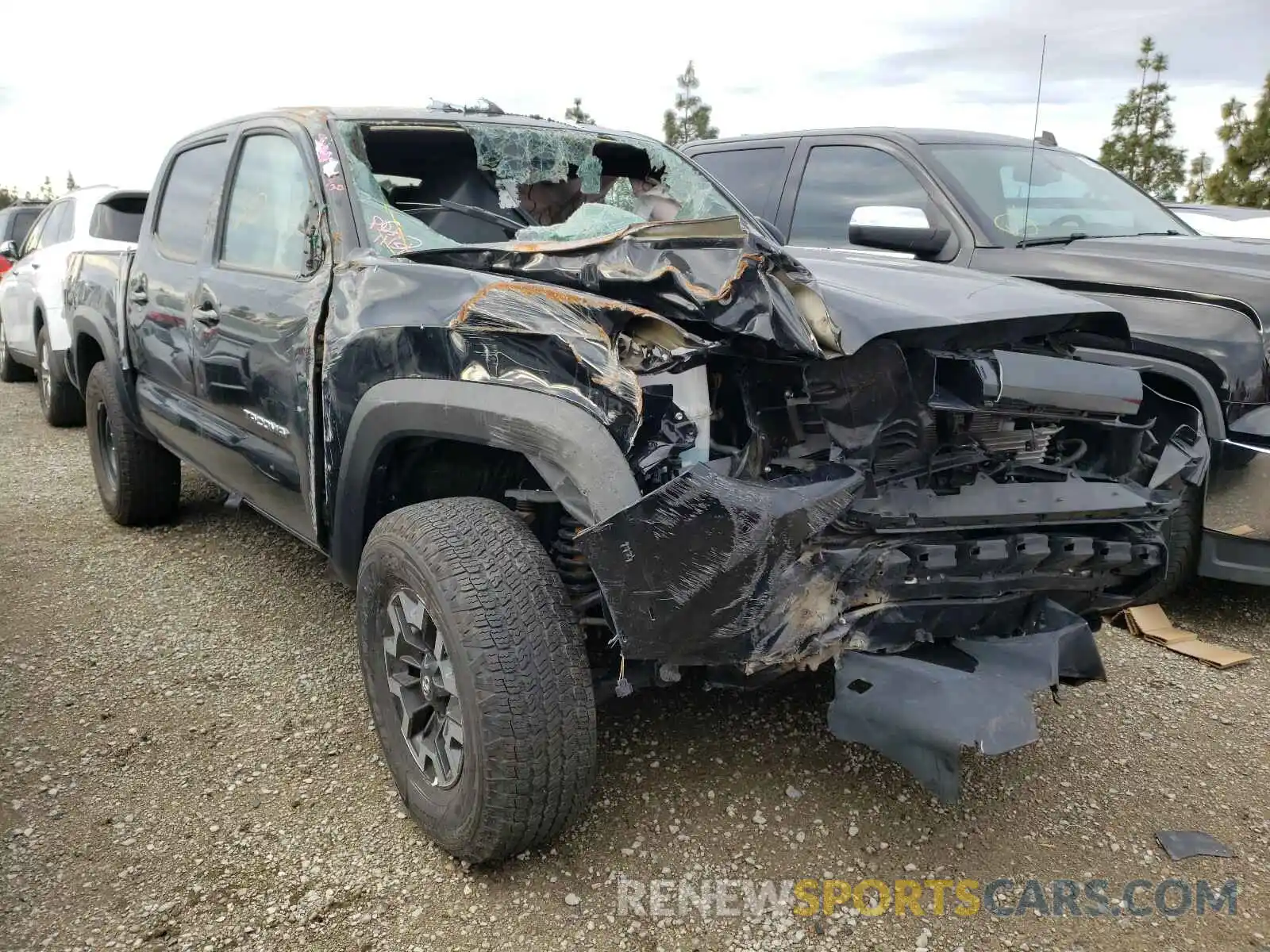 1 Photograph of a damaged car 3TMCZ5AN5LM328722 TOYOTA TACOMA 2020