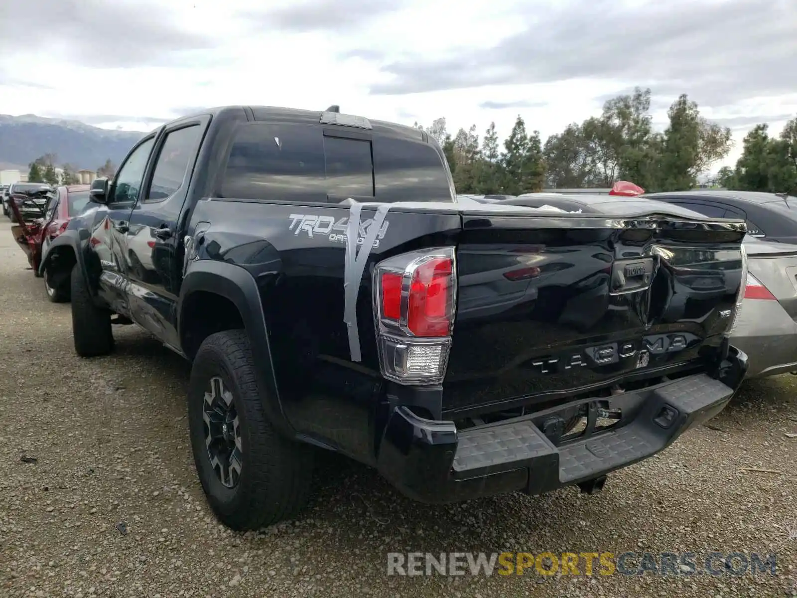 3 Photograph of a damaged car 3TMCZ5AN5LM328722 TOYOTA TACOMA 2020