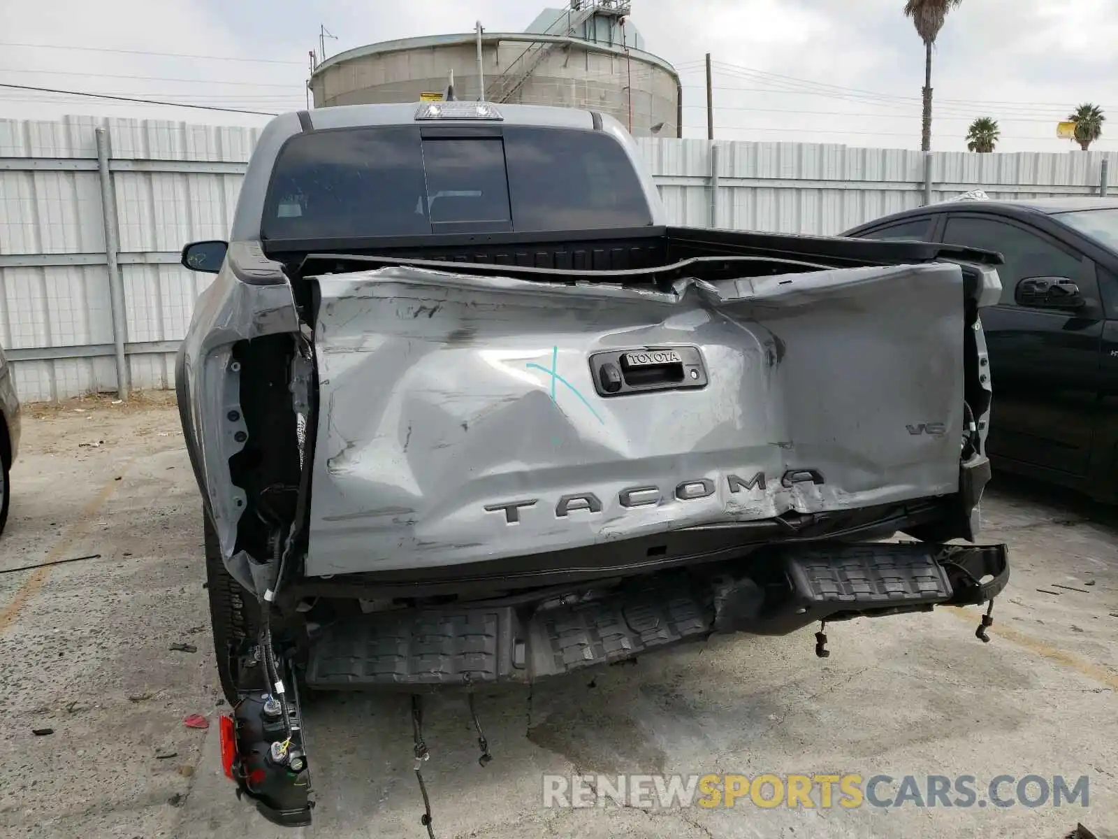 9 Photograph of a damaged car 3TMCZ5AN5LM328879 TOYOTA TACOMA 2020