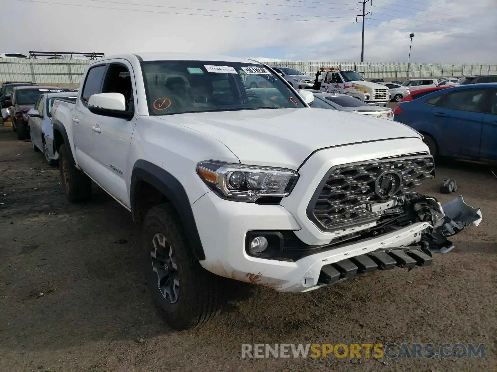 1 Photograph of a damaged car 3TMCZ5AN5LM333936 TOYOTA TACOMA 2020