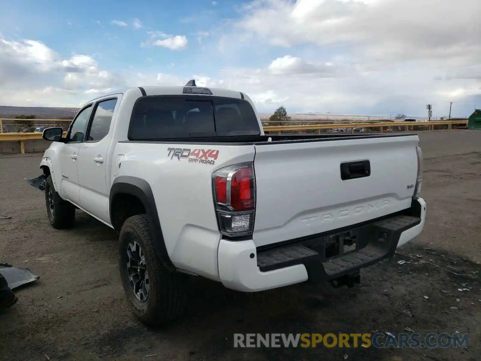 3 Photograph of a damaged car 3TMCZ5AN5LM333936 TOYOTA TACOMA 2020