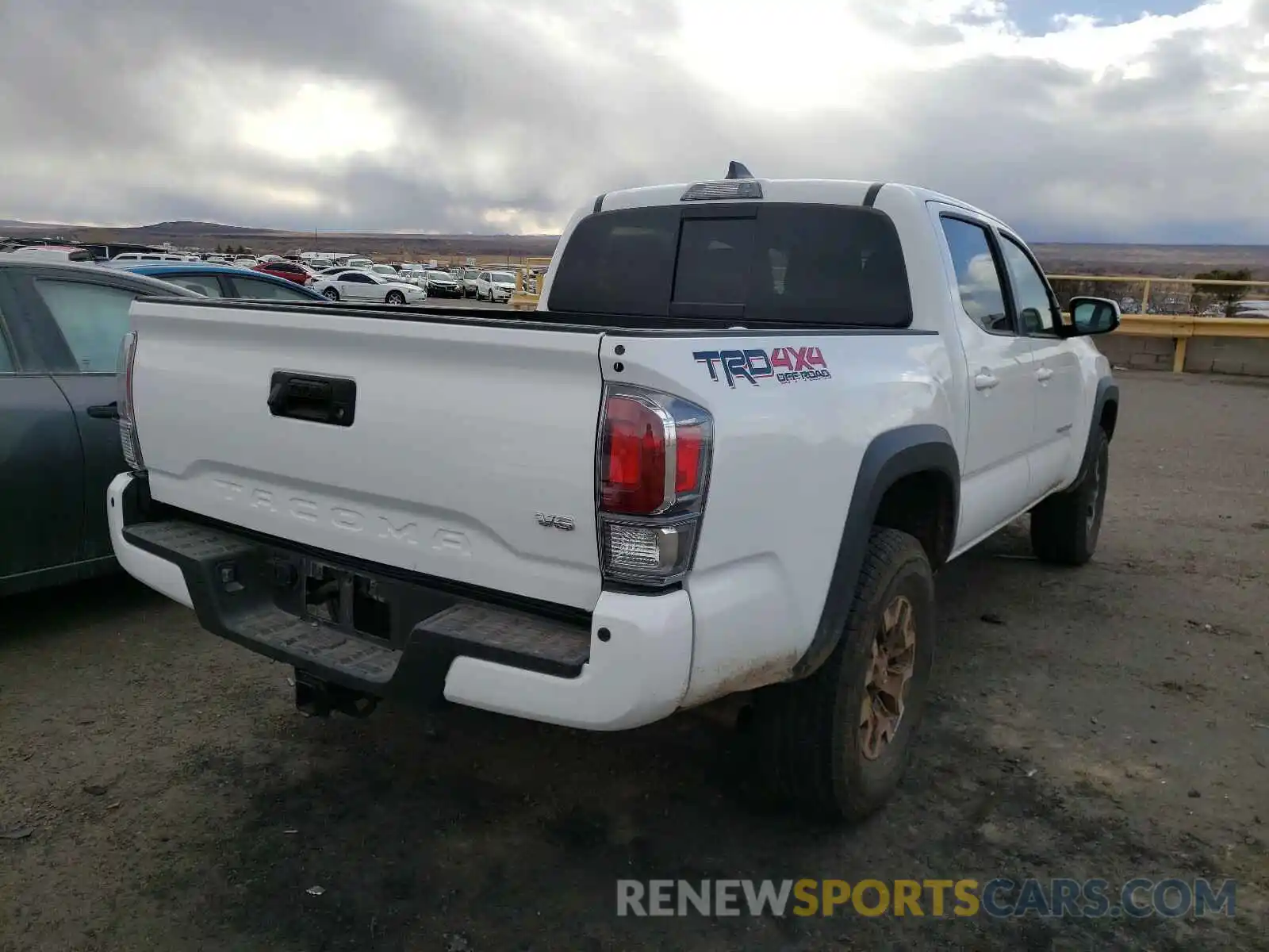 4 Photograph of a damaged car 3TMCZ5AN5LM333936 TOYOTA TACOMA 2020